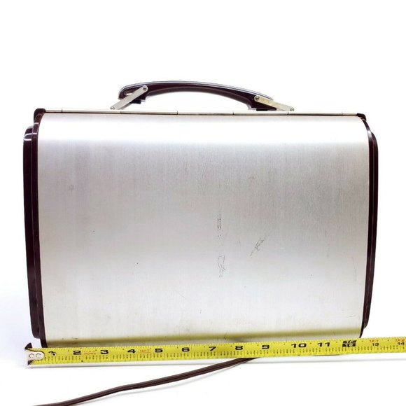 Vintage Tube Radio RCA Victor 8BX6 Globe-Trotter - Picture 5 of 12